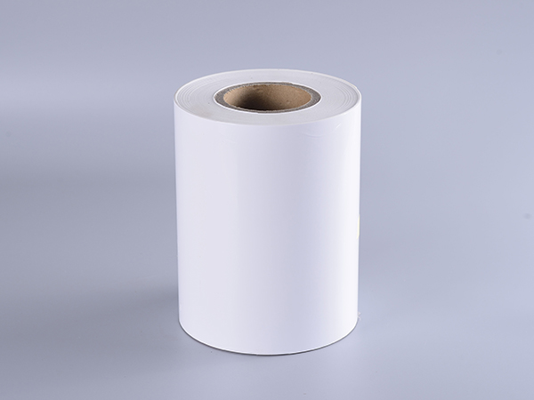 白色服裝不干膠標(biāo)簽材料 格底水膠服裝標(biāo)簽不干膠